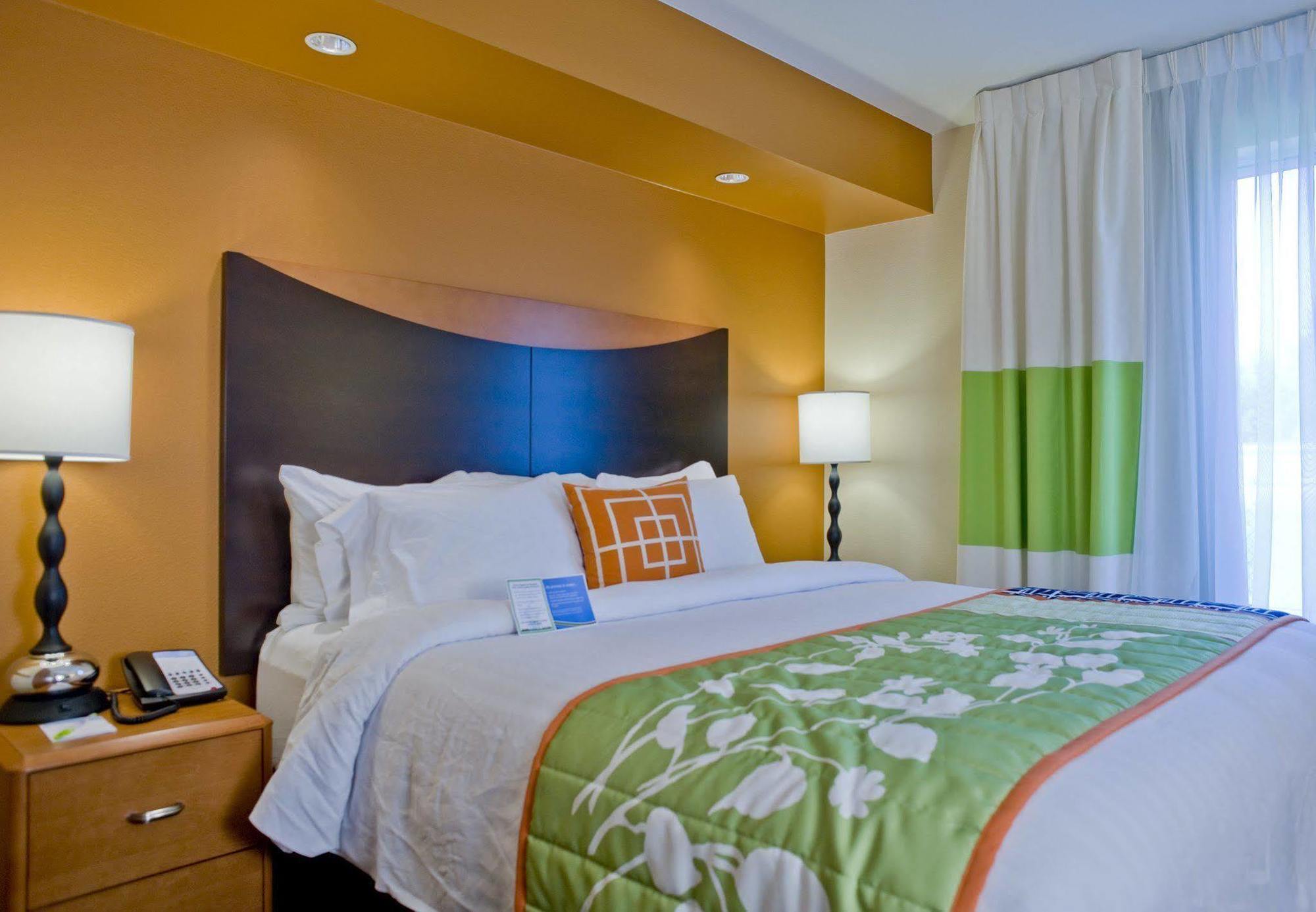 Fairfield Inn & Suites Columbus Quarto foto